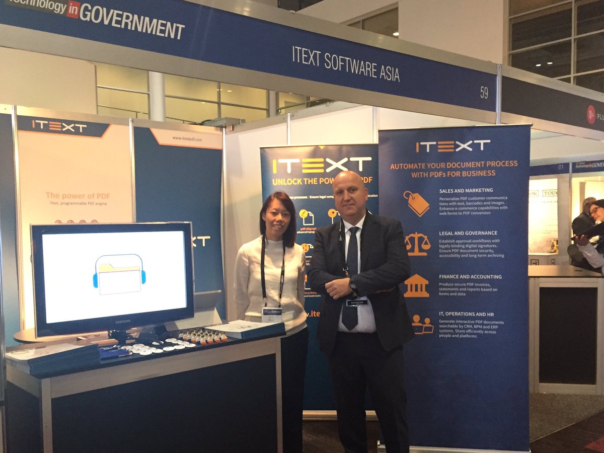 Tony and Lynn at the iText booth